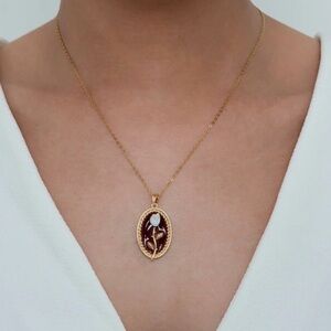18k Gold Plated Freshwater Pearl Tulip Pendant Necklace. New.